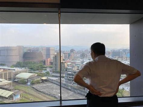 隔岸觀火 梗圖
